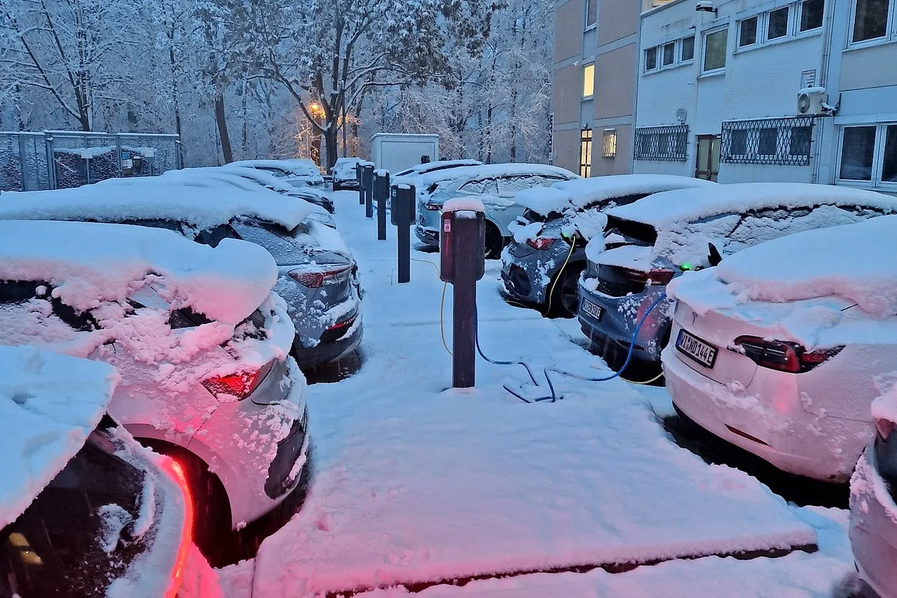 Die Ladepunkte auf dem Abo Wind-Parkplatz in Wiesbaden zu installieren bedeutete einen großen Infrastruktur-Aufwand,