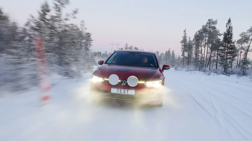 Der ADAC hat 31 Reifen für den Winter getestet.