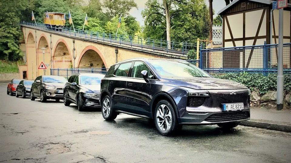 Der Aiways U5 ist ein funktionales Auto, das sich sicher zum Pendeln oder als Elterntaxi prima eignet, wenn man hier und da Abstriche in Kauf nimmt.