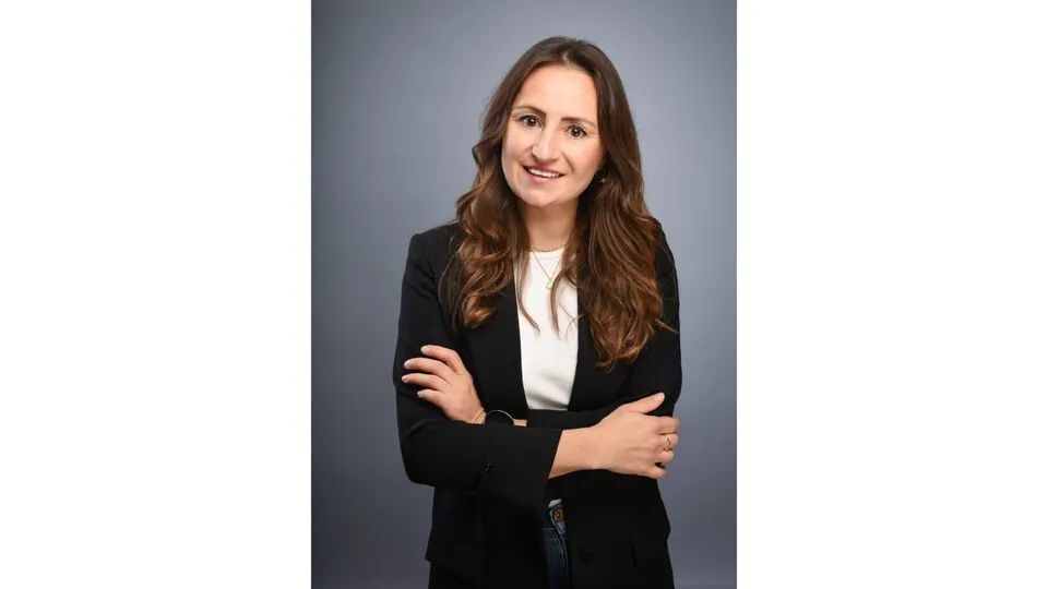 Albina Iljasov verantwortet seit 2021 das Europa-Geschäft von Xcharge und steigt nun an die Doppelspitze des Unternehmens auf.