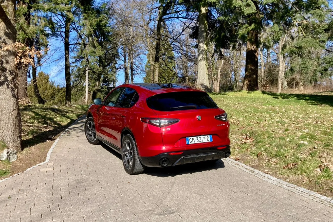 Am Heck zieren jetzt transparente Abdeckungen die Giulia- und Stelvio-Leuchten.