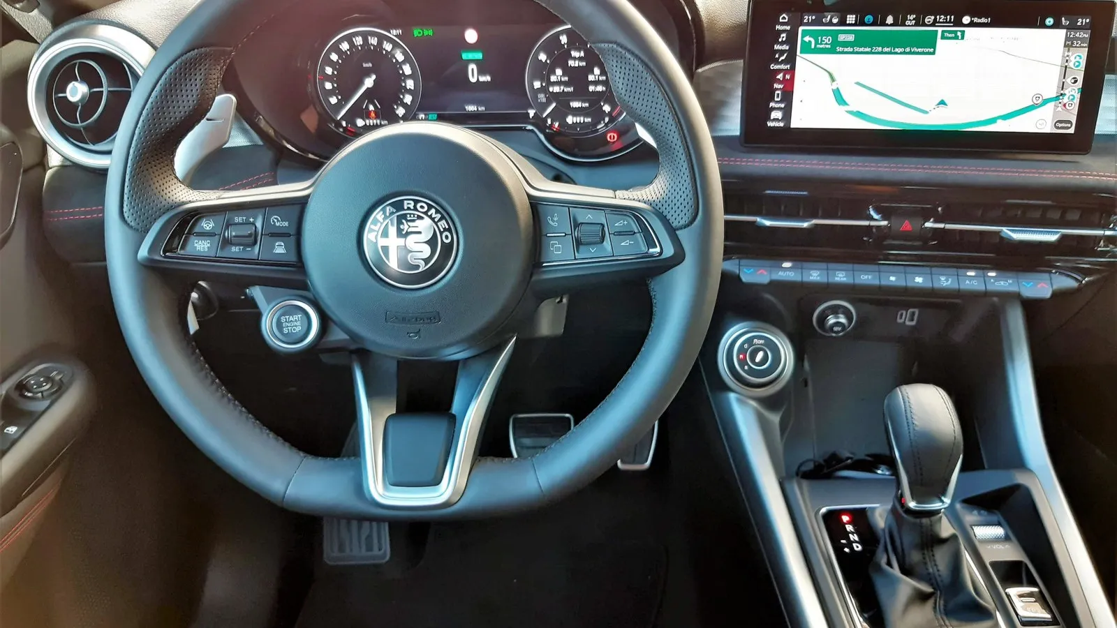Digitalinstrumente und neues Infotainment mit freistehendem 10,25-Zoll-Monitor sind im Tonale serienmäßig.
