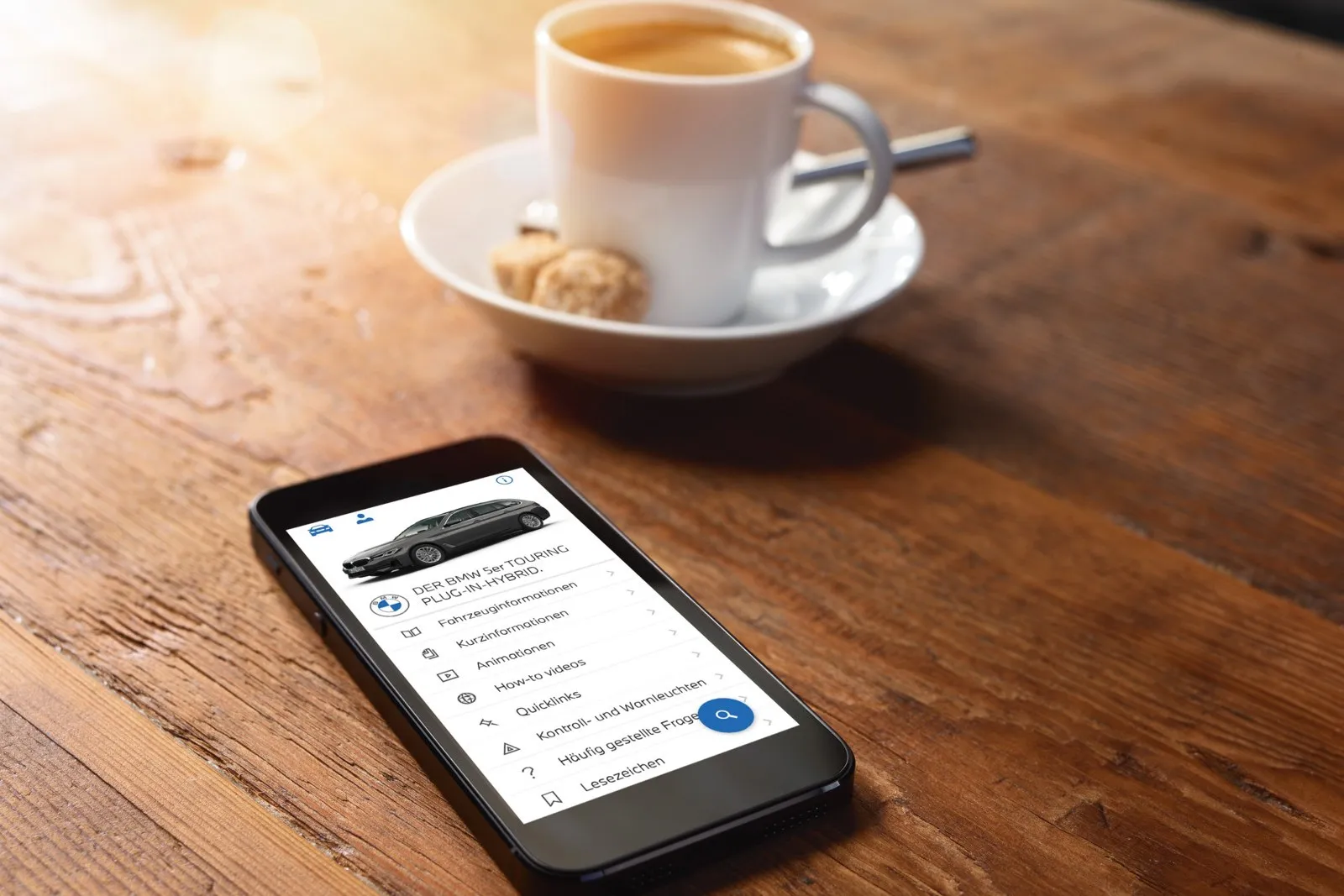 Kein kalter Kaffee: Smartphone und Apps bestimmen immer stärker auch den Fuhrpark-Alltag.