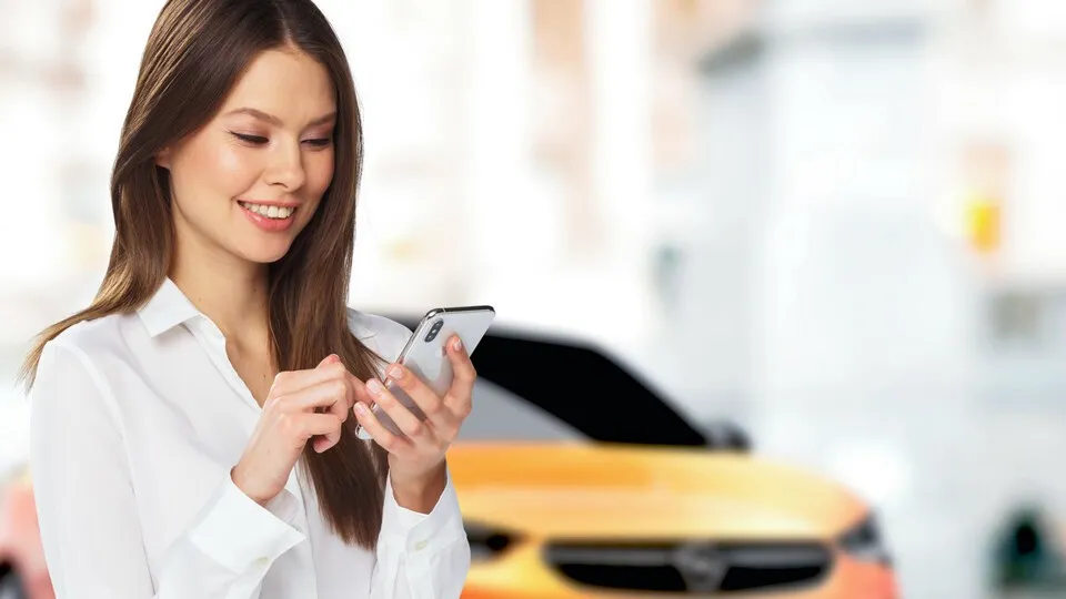 Bei Akf Servicelease können ab sofort Bordbuch und Service-Card via Smartphone verwaltet werden