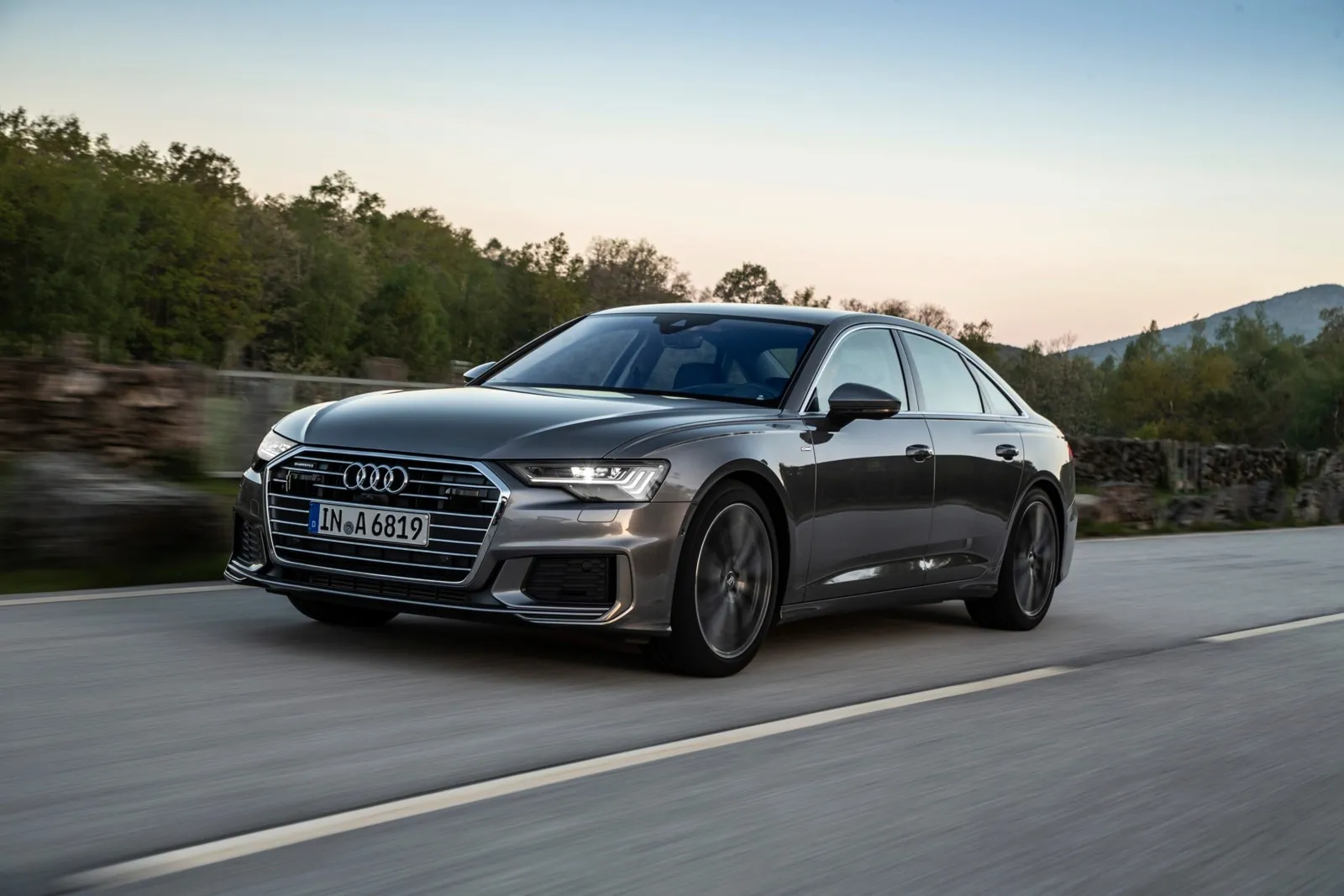 Audi A6 45 TDI Quattro S-Tronic: Schlusslicht mit Gesamtwartungskosten in Höhe von 4.440 Euro bildet die Traditionslimousine von Audi.