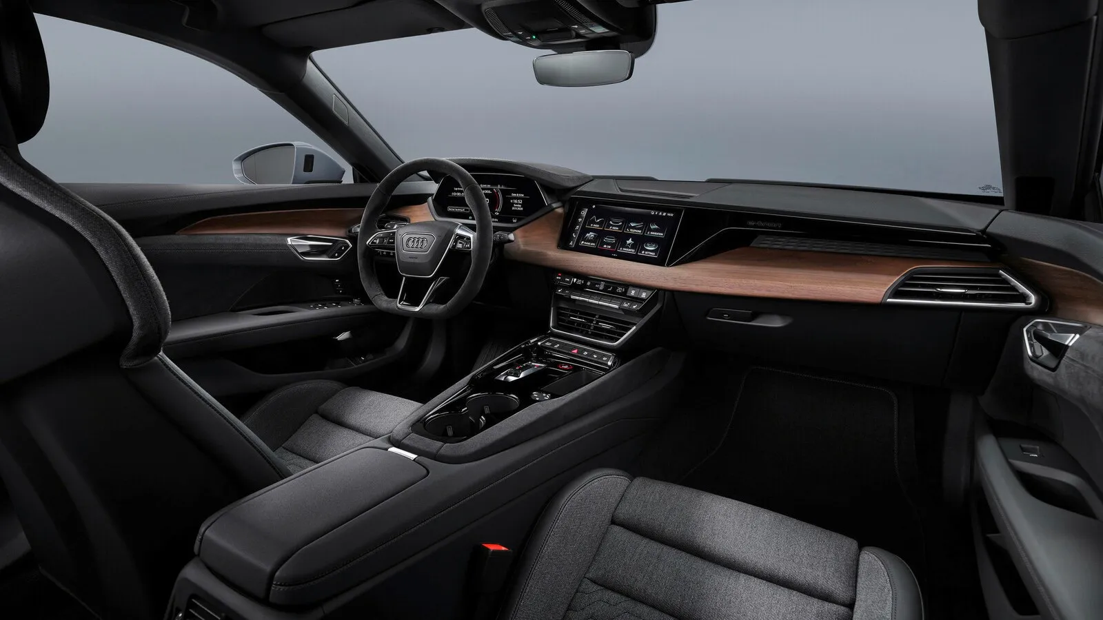 Innen setzt sich der Audi vom Porsche ab