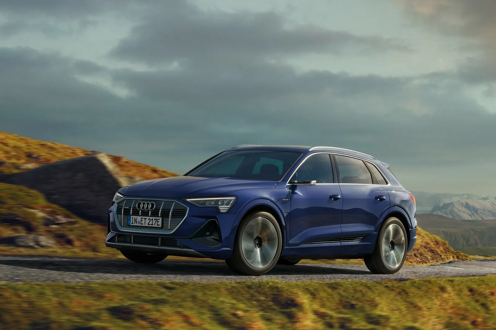 Platz 6: Kaum teurer als der kompakte Koreaner ist mit 565 Euro das Premium-SUV Audi e-Tron 55 Quattro.Platz 6: Kaum teurer als der kompakte Koreaner ist mit 565 Euro das Premium-SUV Audi e-Tron 55 Quattro.