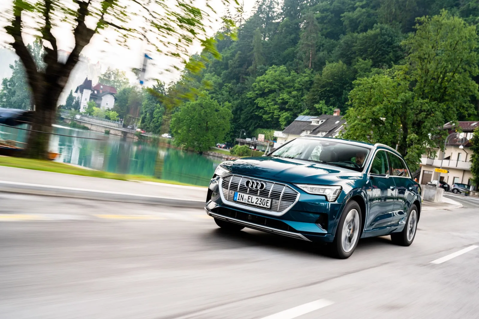 Audi e-Tron 55 Quattro: Nochmal über 100 Euro Wartungskosten mehr (1.778 Euro) entstehen für das dritte deutsche Premium-Elektro-SUV im Bunde. Macht Platz acht im Ranking.