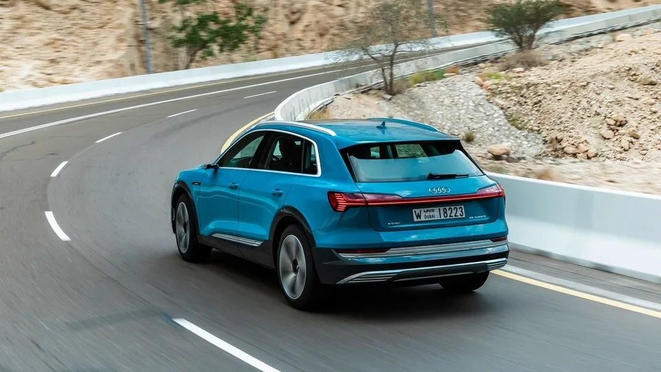 Kompromisse reduziert: Audi e-tron schafft 300 echte Kilometer