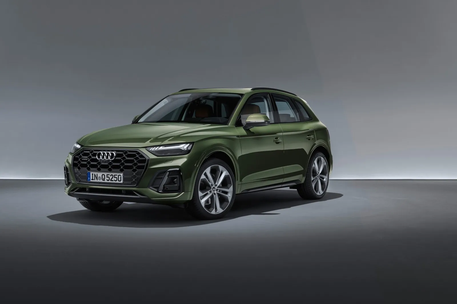 Audi Q5 40 TDI Quattro: Für den Audi Q5 40 TDI Quattro werden Gesamtwartungskosten in Höhe von 4.280 Euro fällig. Davon entfallen 2.511 Euro auf Teile und Flüssigkeiten und 1.769 Euro auf den Arbeitslohn.