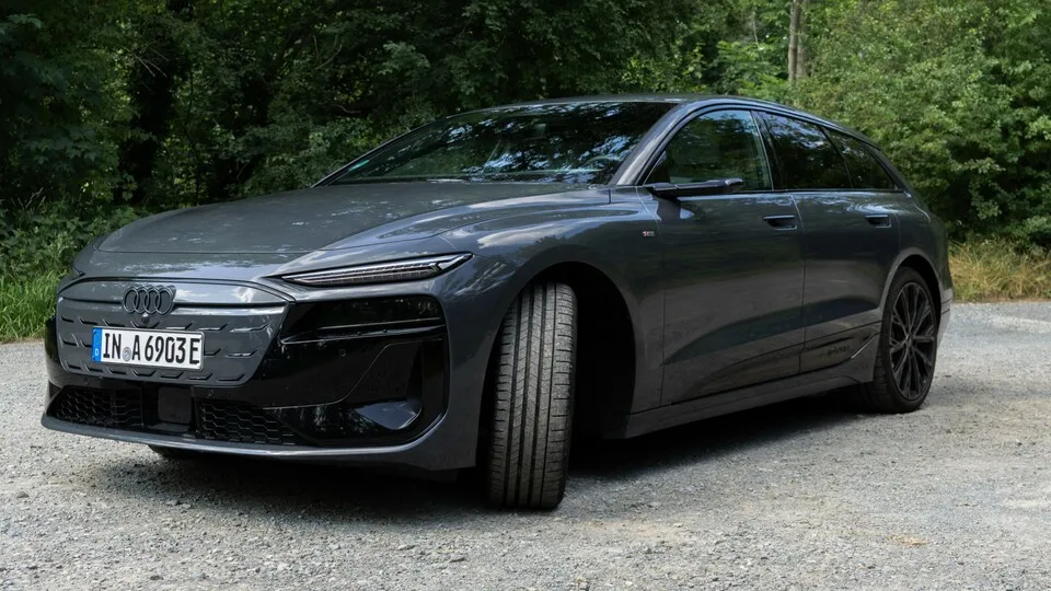 Audis vollelektrischer Premium-Kombi mit viel Reichweite: Der A6 Avant e-tron performance.