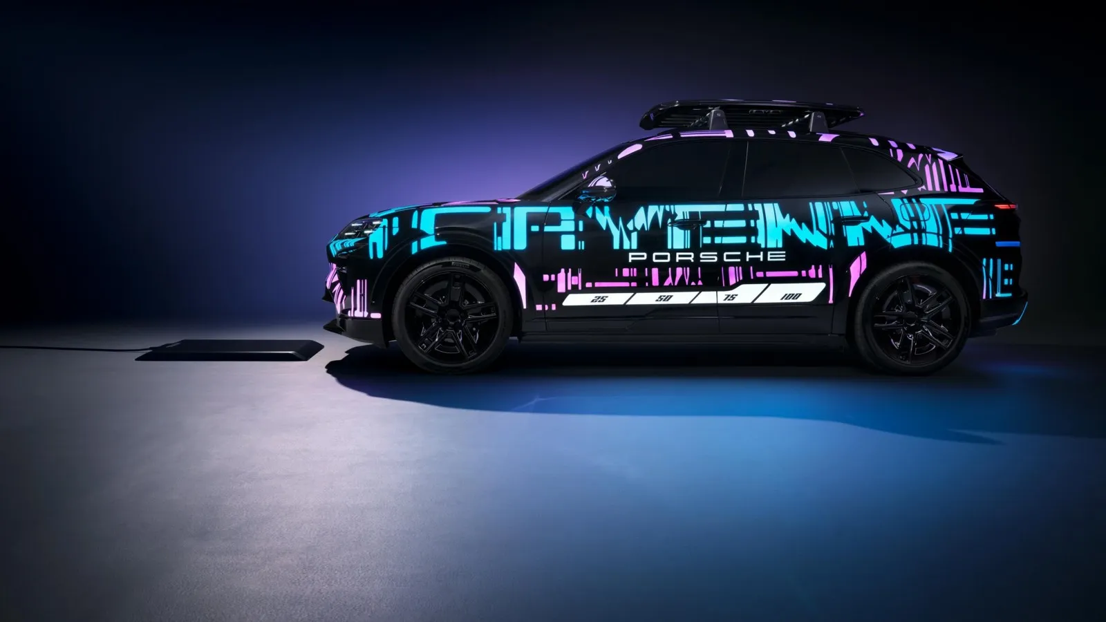 Für den elektrischen Cayenne wird Porsche auch induktive Ladetechnik optional anbieten.