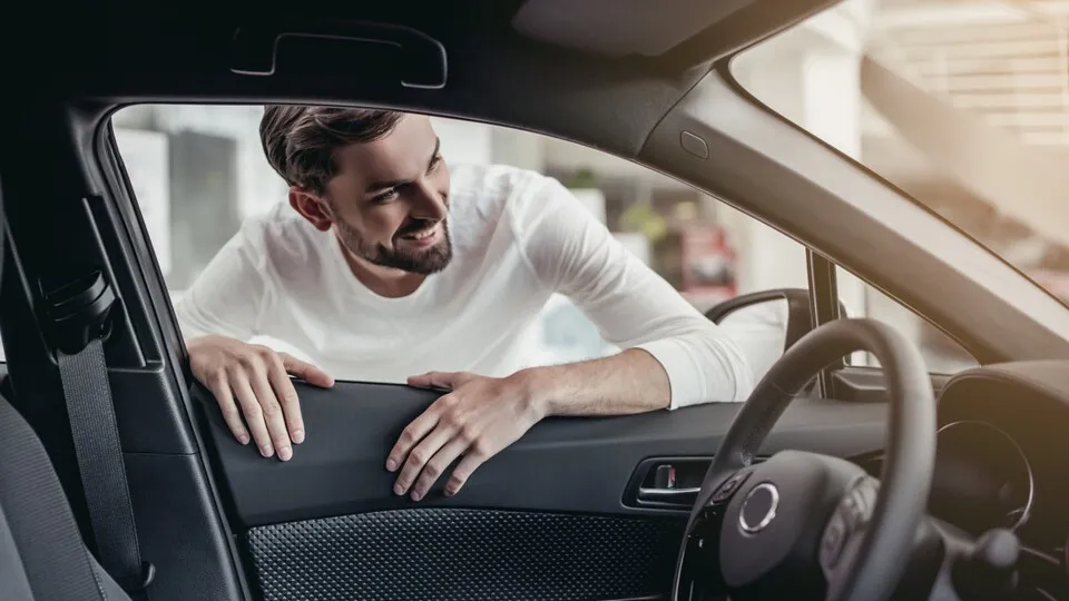 Wer Fuhrparkmanager werden will, organisiert Fahrzeugflotten und behält Kosten, Wartung und Vorschriften im Blick.