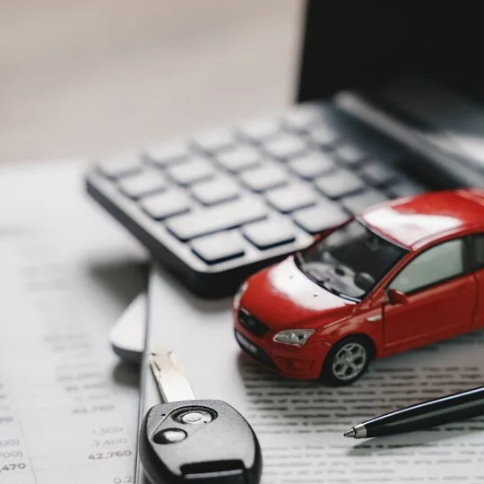 Wer sein Leasingauto übernehmen möchte, sollte die Vertragsbedingungen prüfen. Der Restwert ist nicht automatisch der Kaufpreis.