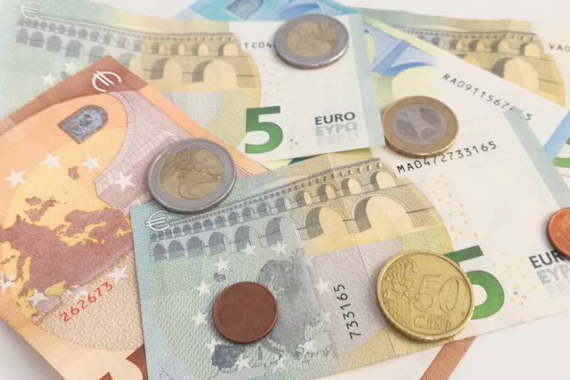 Wer sparen will, kann das unter anderem über das Akzeptieren einer Werkstattbindung und die Anpassungen der Selbstbeteiligung tun.