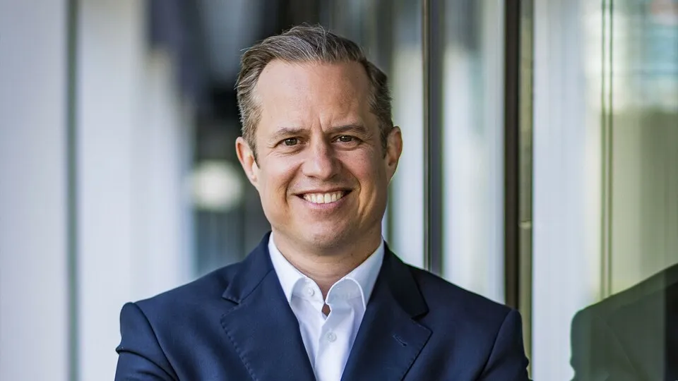 Seit dem 1. November 2025 leitet Bastian Gerlach das Key- und Regional-Account-Management bei Europcar Deutschland.