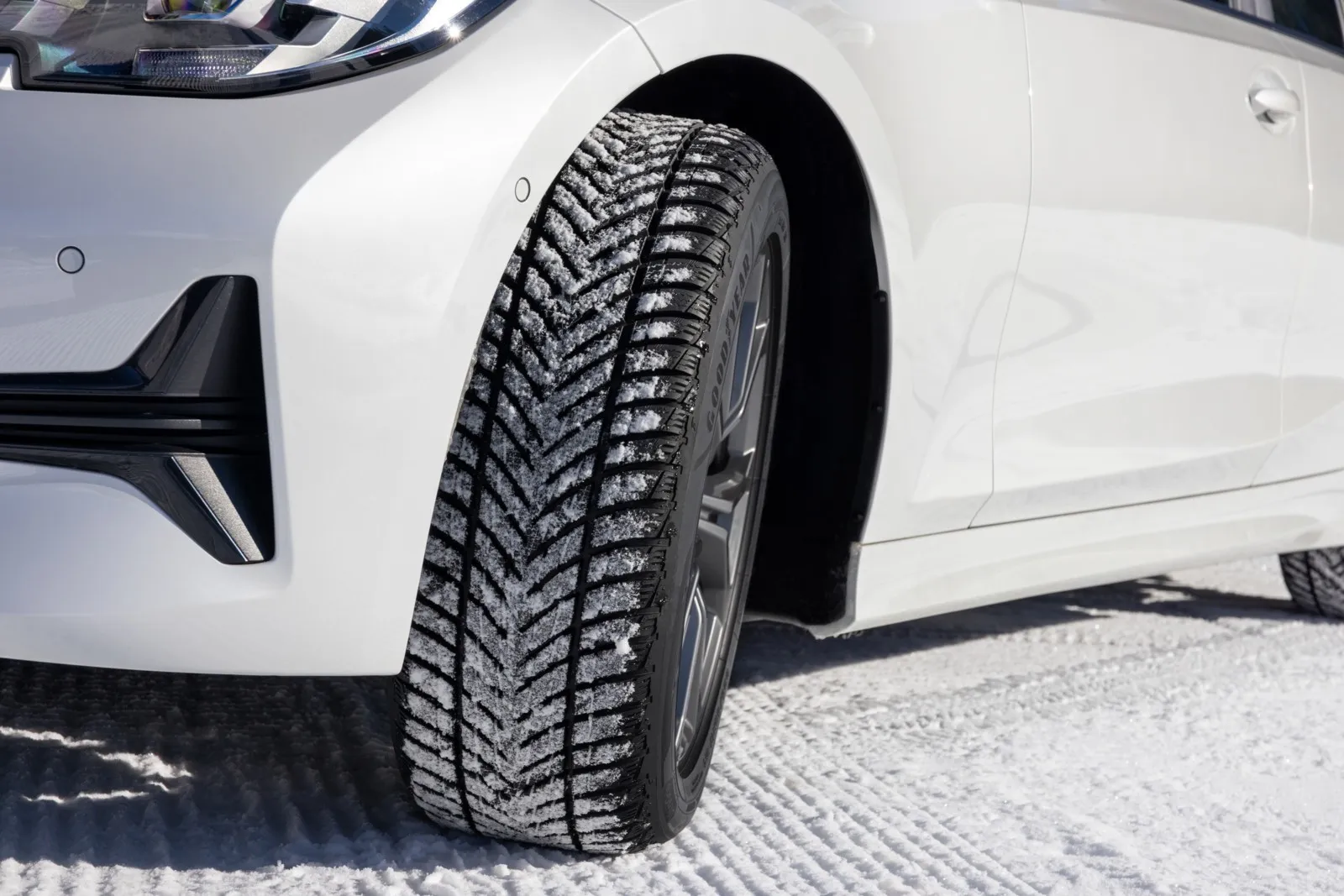 Goodyears Winterreifen der neuesten Generation, der Ultra Grip Performance 3, basiert auf dem Ultra Grip 9+ und dem Ultra Grip Performance+.