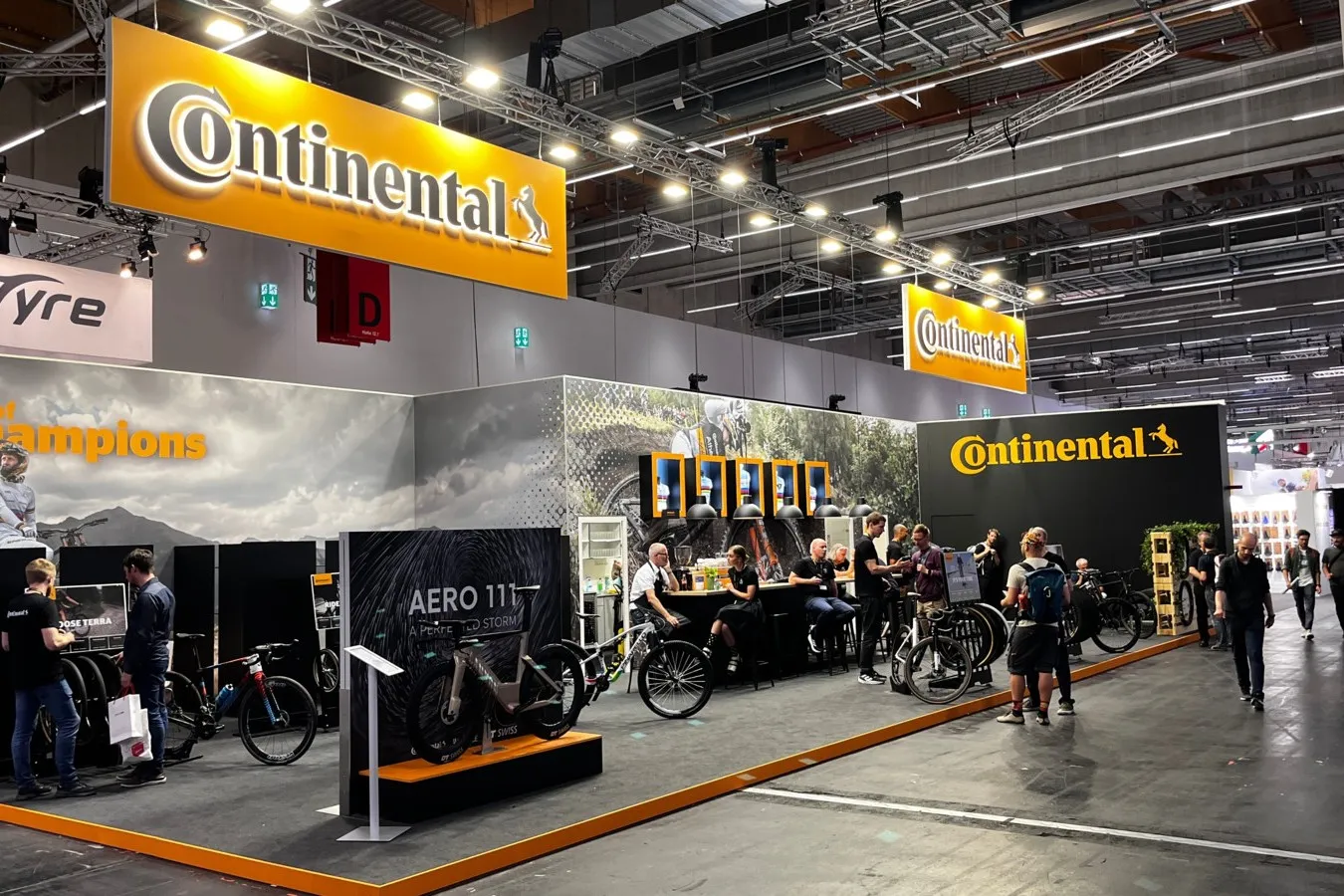 Ohne Reifen kein Fahrrad: Zahlreiche Reifenhersteller, darunter auch  Continental, waren auf der Eurobike 2024 zu Gast.