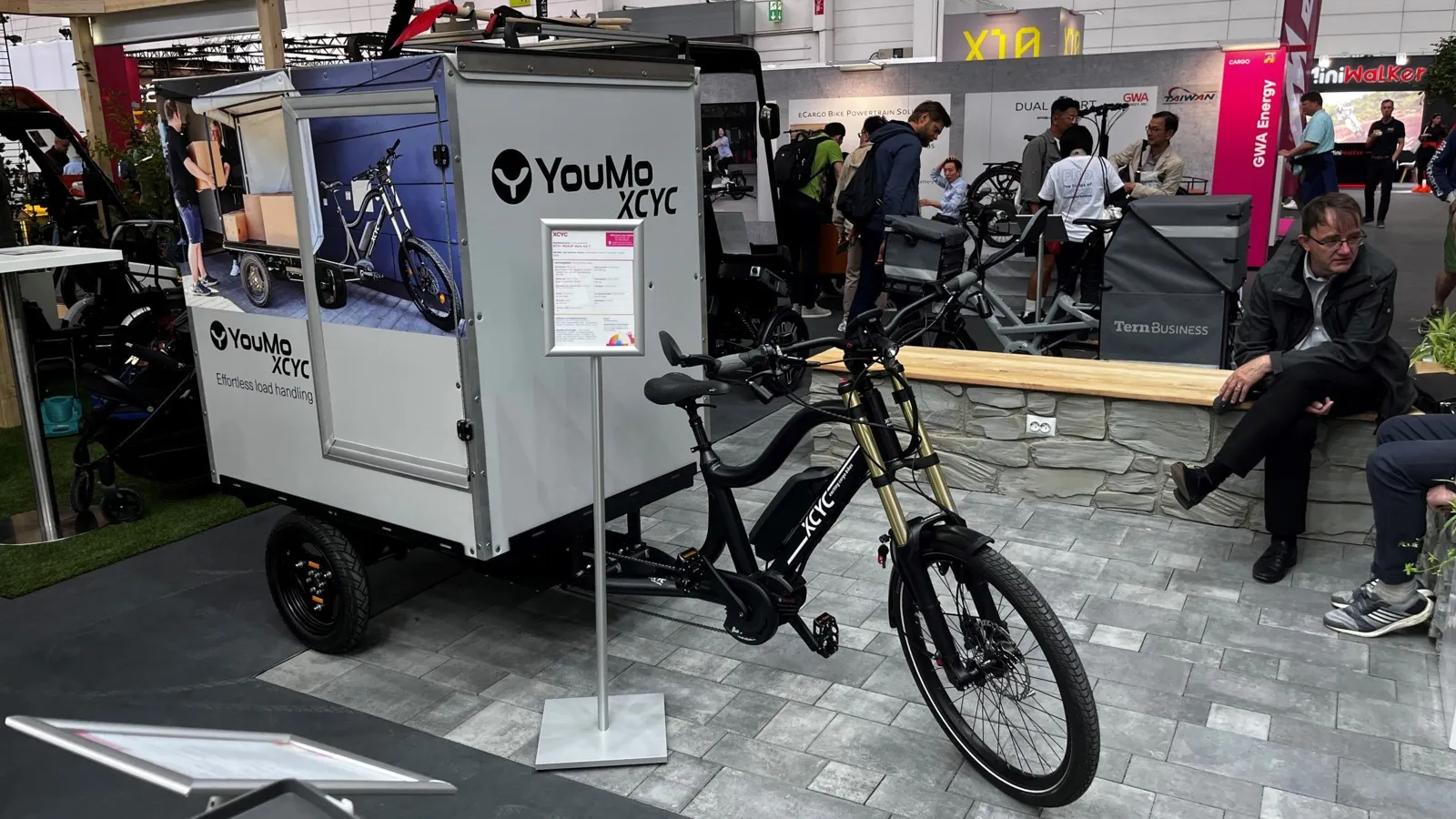 Mit einem Dreirad samt Transportbox lasse sich auch sperrige Fracht transportieren.