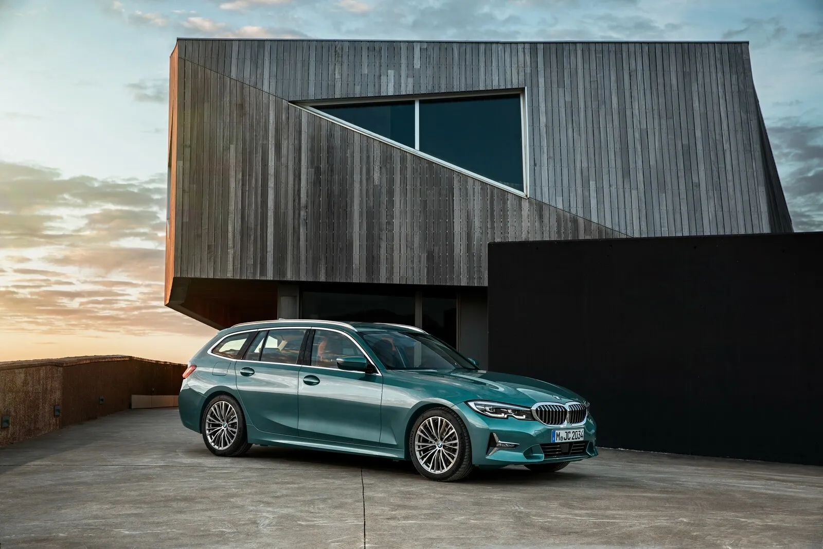 BMW 320d Touring Automatik: Mit knapp 200 Euro mehr Wartungskosten als für den Opel müssen Fuhrparkverantwortliche beim BMW 320d Touring rechnen.