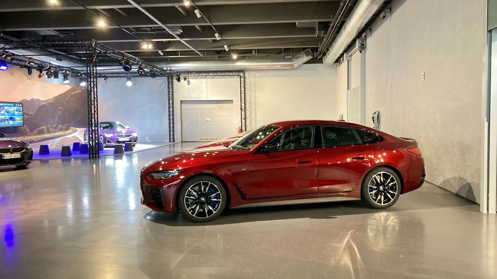 Lange Haube, fünf Türen, coupéhaft abfallendes Dach – die Proportionen des 4er Gran Coupé sind bereits aus der ersten Generation bekannt.