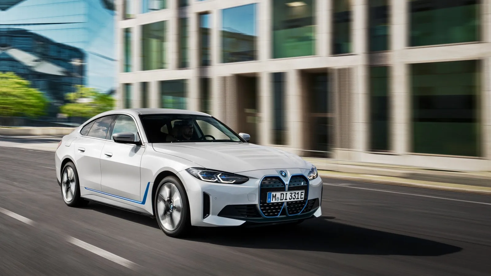 Platz 4 mit 52,5 Prozent Händlereinkaufswert: der BMW i4 eDrive 40.