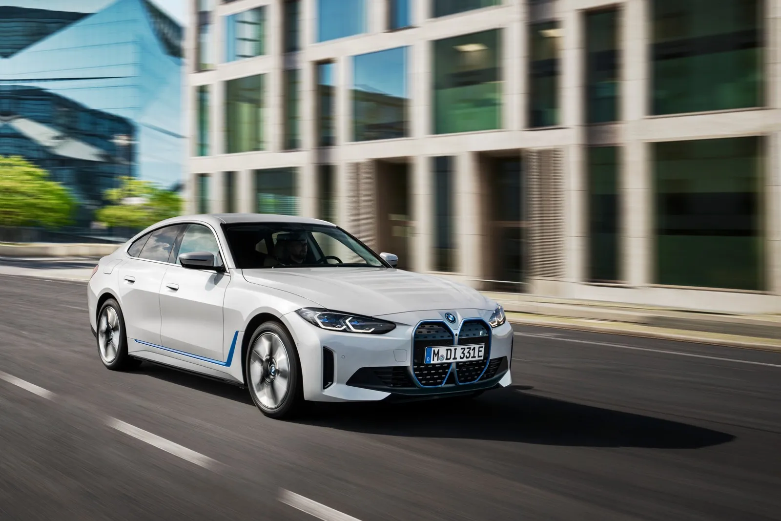 Platz 4 mit 52,5 Prozent Händlereinkaufswert: der BMW i4 eDrive 40.