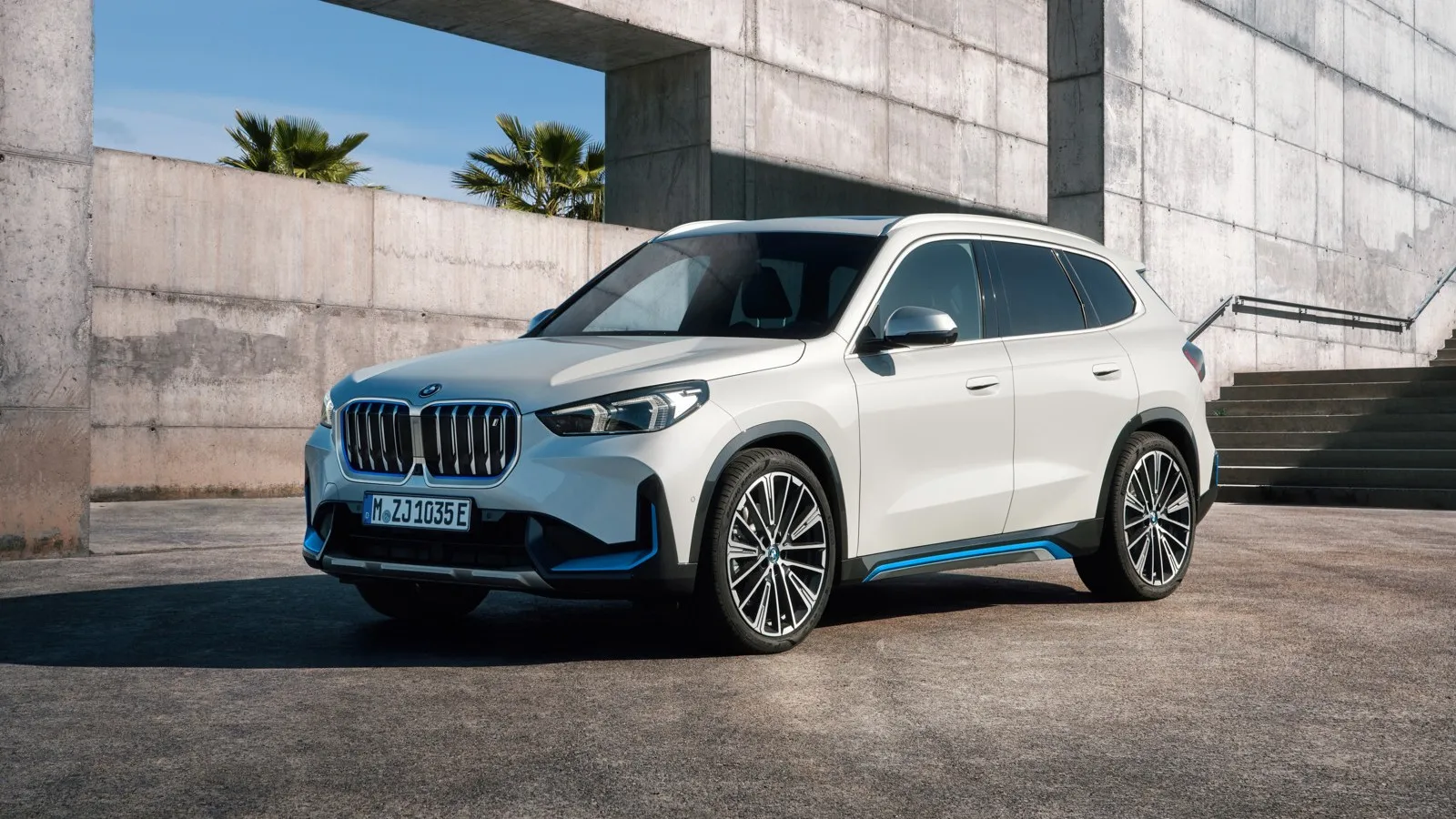 Platz drei mit 48,6 Prozent Händlereinkaufswert: der BMW iX1 30 xDrive.