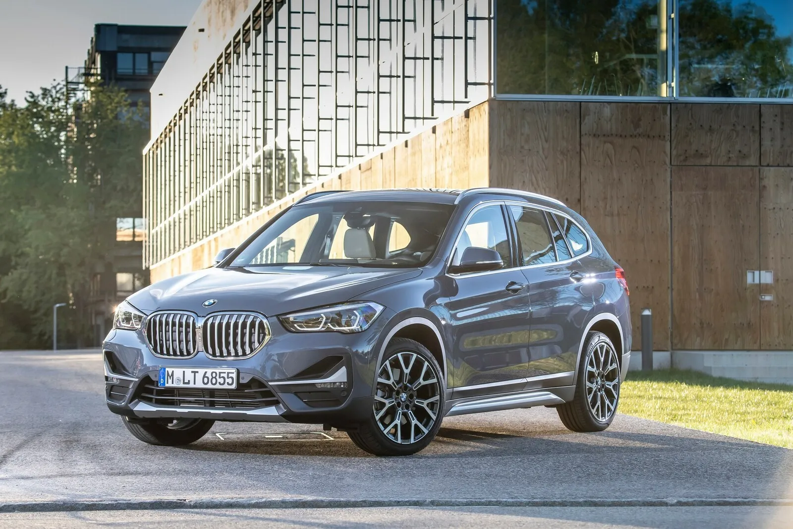Platz 10 mit 47,0 Prozent Händlereinkaufswert: der BMW X1 20i xDrive Advantage.