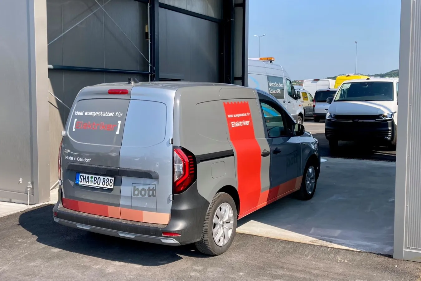 Jedes Fahrzeug wird bei der Hereinnahme sorgfältig auf Vorschäden durchgecheckt.
