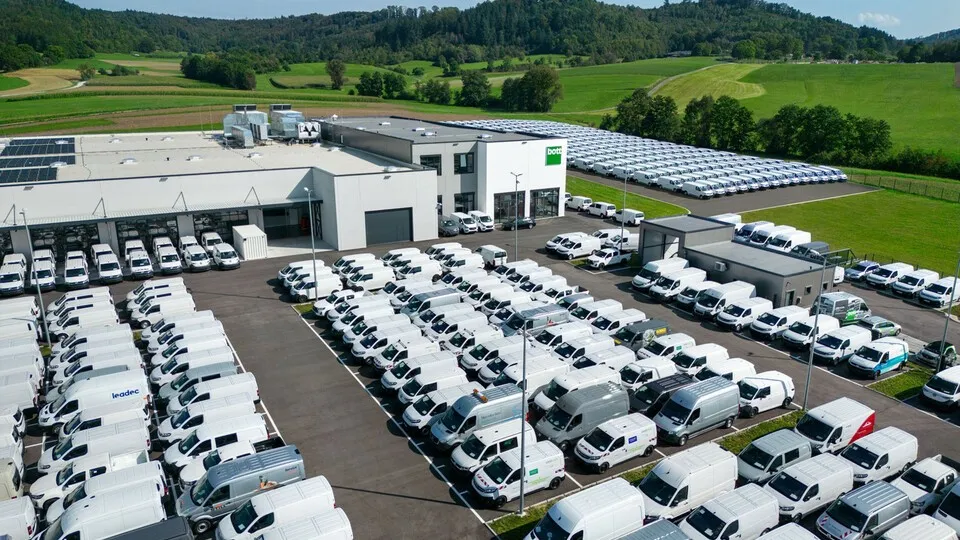 Bott rüstet Fahrzeuge für Fuhrparks nach individuellen Ansprüchen mit Regalsystemen und Halterungen aus.