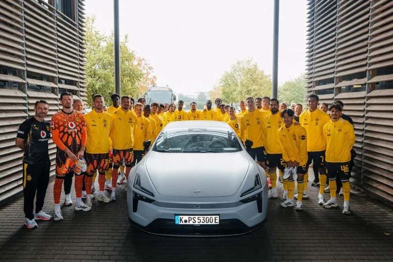Die Partnerschaft zwischen Borussia Dortmund und Polestar bringt Elektromobilität direkt in den Vereinsalltag. 60 Fahrzeuge gehören zur Flotte des Bundesligisten.