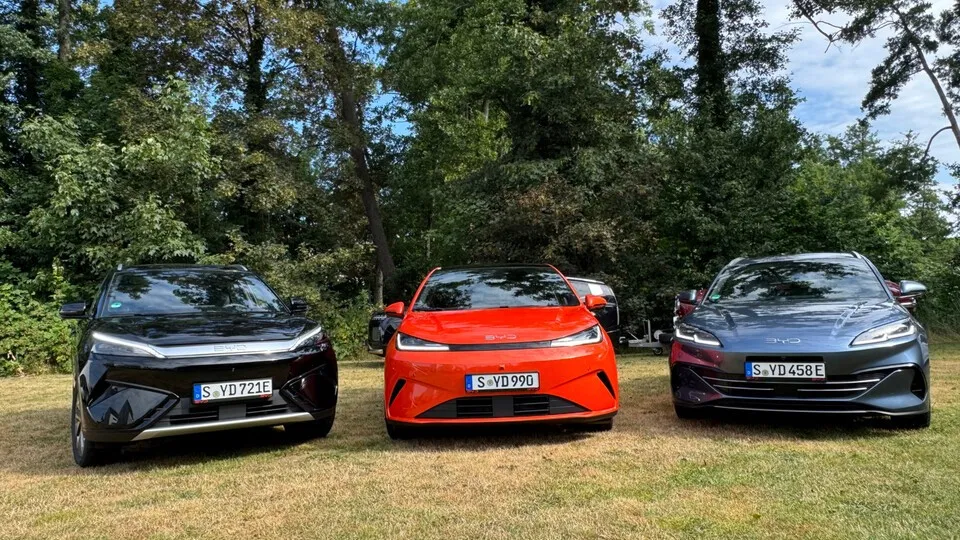 Mit dem Seal 5, dem Dolphin G DM-i und dem Atto 3 Evo bietet BYD ein attraktives Trio mit großen Reichweiten für den Fuhrpark an.