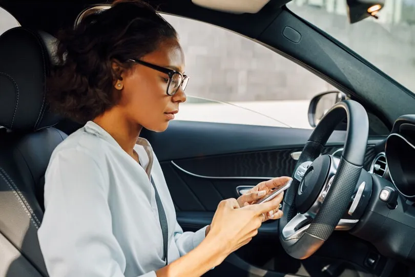 Corporate-Carsharing-Apps ermöglichen Buchung und zentrale Abrechnung von Poolfahrzeugen in einer modernen Flottenstrategie.