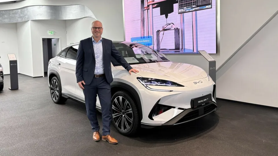 Carsten Schopf leitet seit dem 1. November 2025 als Director B2B den Bereich Flotte und Geschäftskunden.