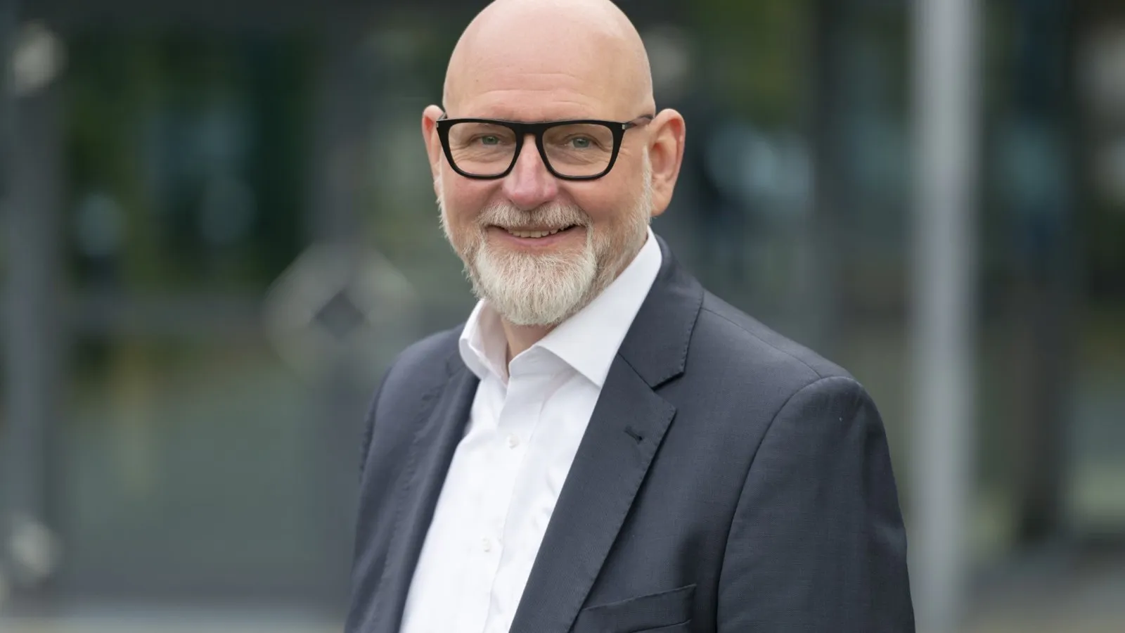 Christoph Wede, Geschäftsführer von CWM Consulting, ist Experte für Zero Emission Transport. Beim Panel Talk auf der Power2Drive spricht er über E-Trucks, Ladeinfrastruktur und die praktische Umsetzung im Flottenalltag.