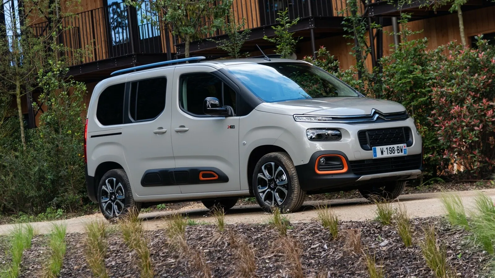 Citroen Berlingo Kombi Blue HDi Feel M: 49 oder 46 Cent je Kilometer bei 36 oder 48 Monaten Haltedauer.