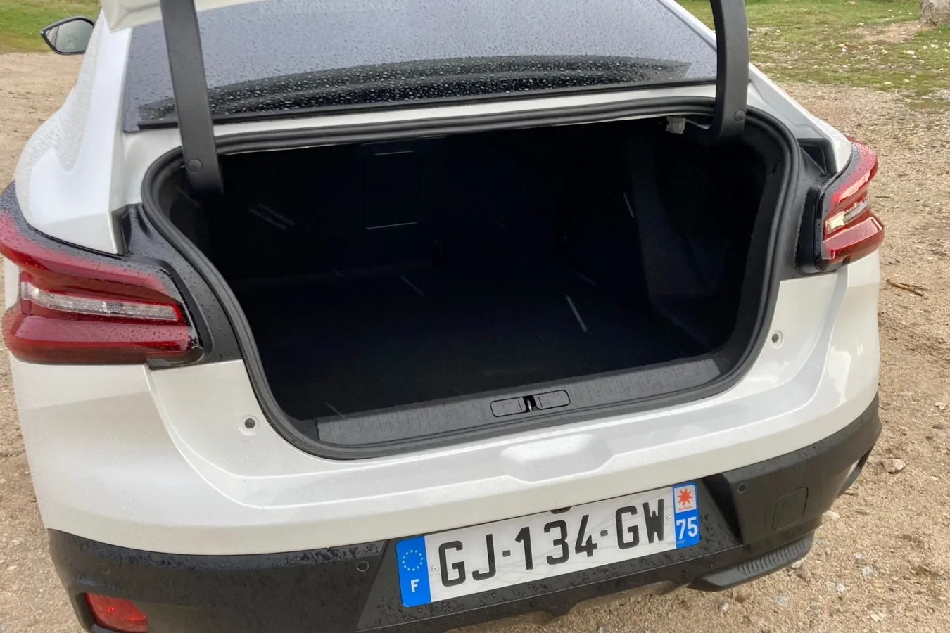 Eine große Heckklappe gibt es leider nicht. In den Kofferraum passen 510 bis 1.360 Liter Gepäck.