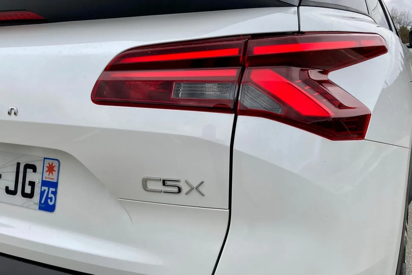 Das X im Namen steht für das Crossover-Konzept des großen Citroen.