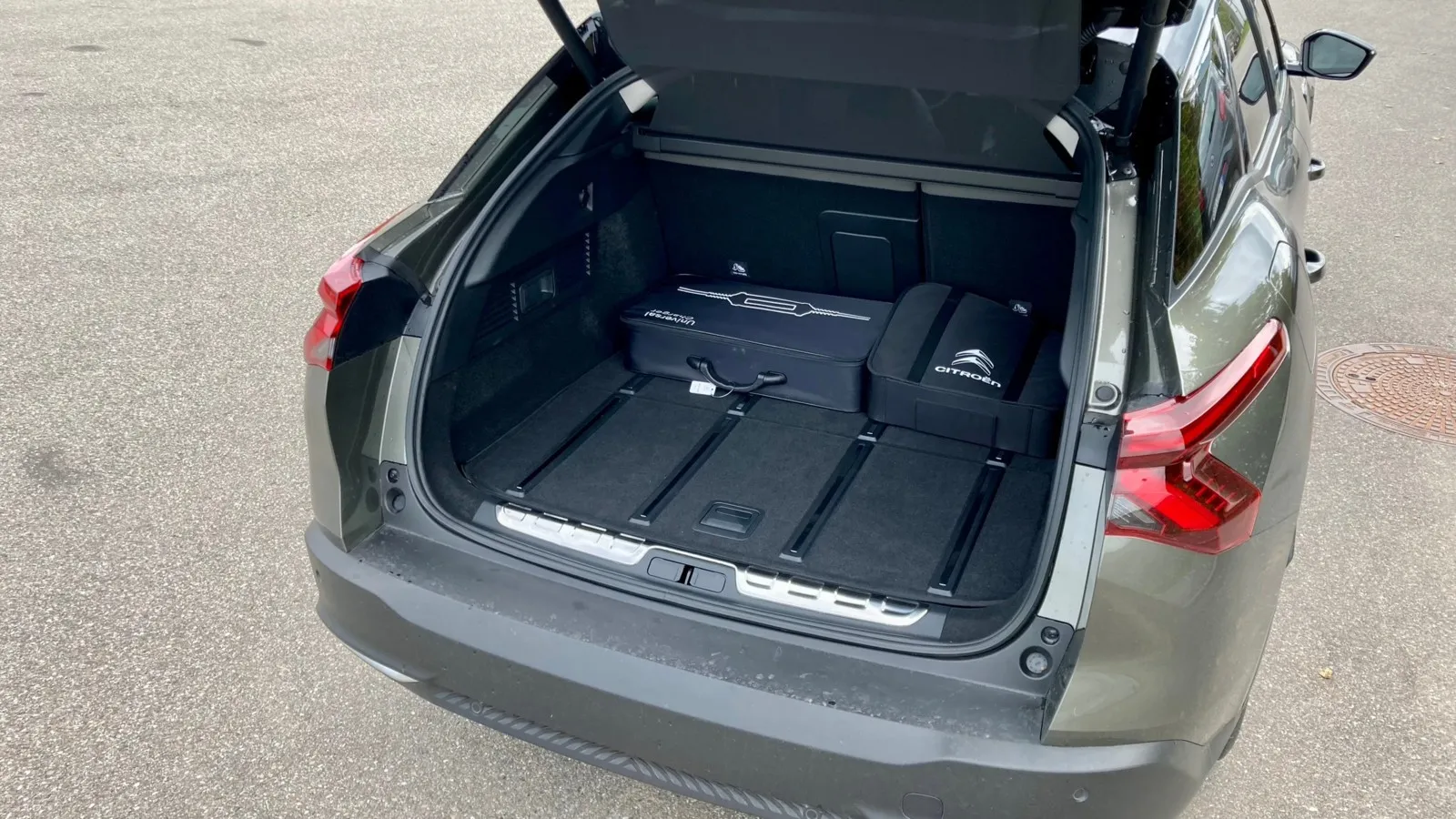 Im Standardformat fasst der C5 X Plug-in-Hybrid 485 Liter Gepäck. Im Basis-Benziner sind es mindestens 545 Liter.