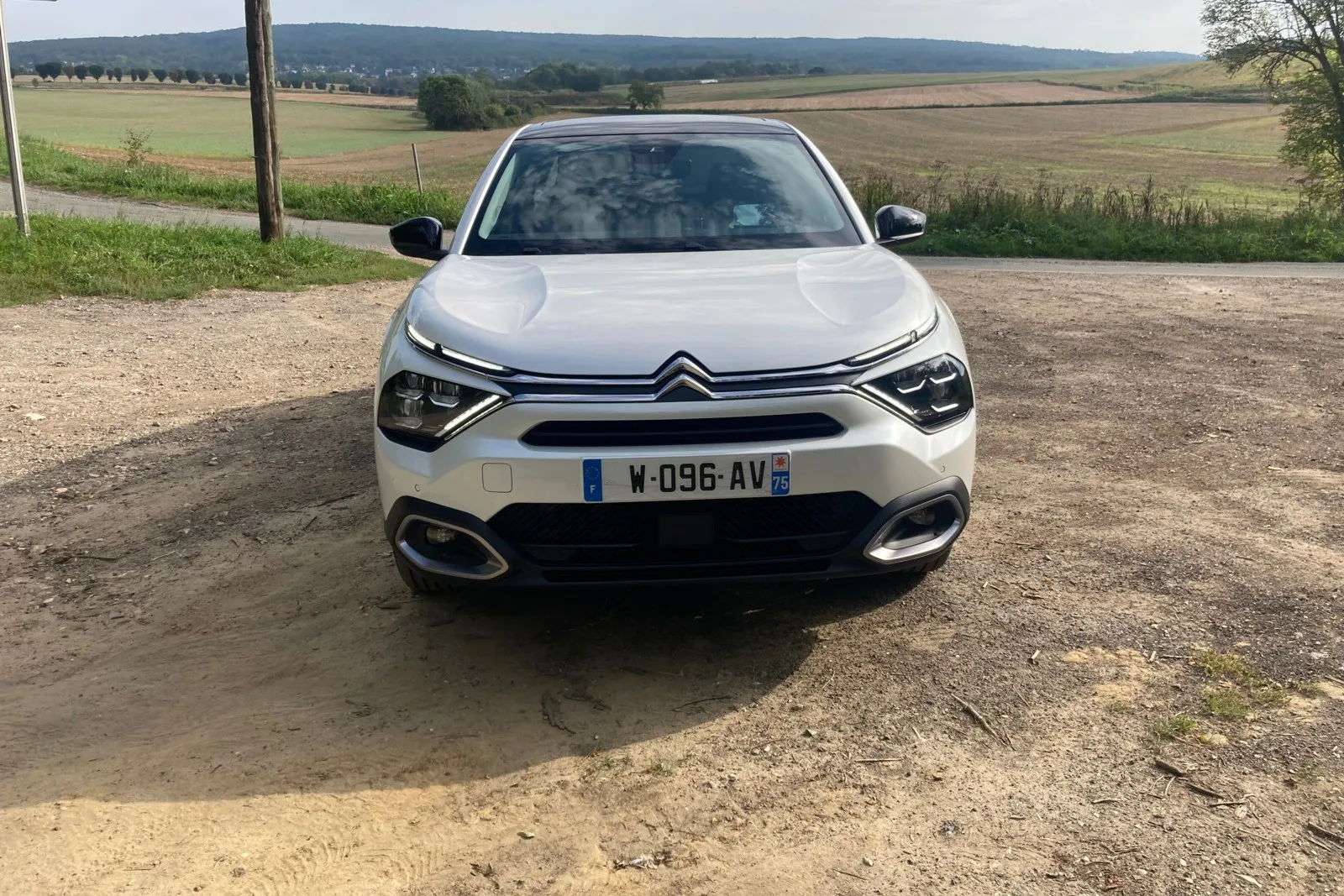 Ein stärkerer E-Motor und ein Akku mit mehr Leistung sorgen bei den kompakten Citroens für mehr Power unter der Haube.