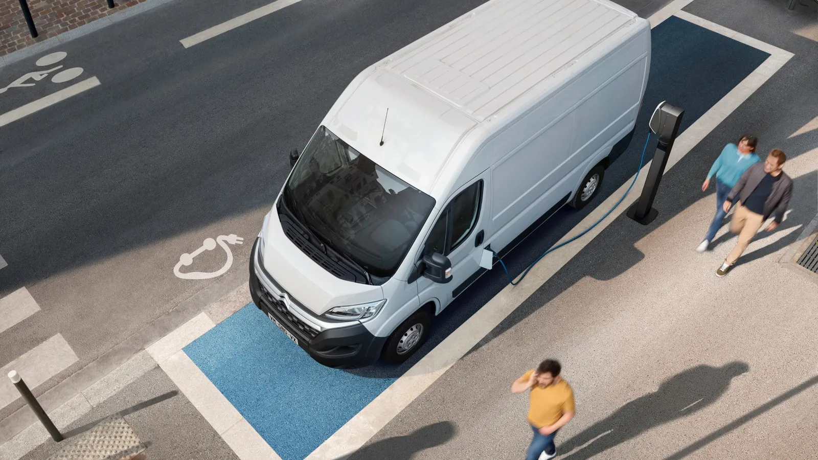Citroen e-Jumper L2 70 kWh: Ganz dicht hinter dem Kölner Transit rangiert der Citroen e-Jumper mit Gesamtfolgekosten von knapp 1.880 Euro.