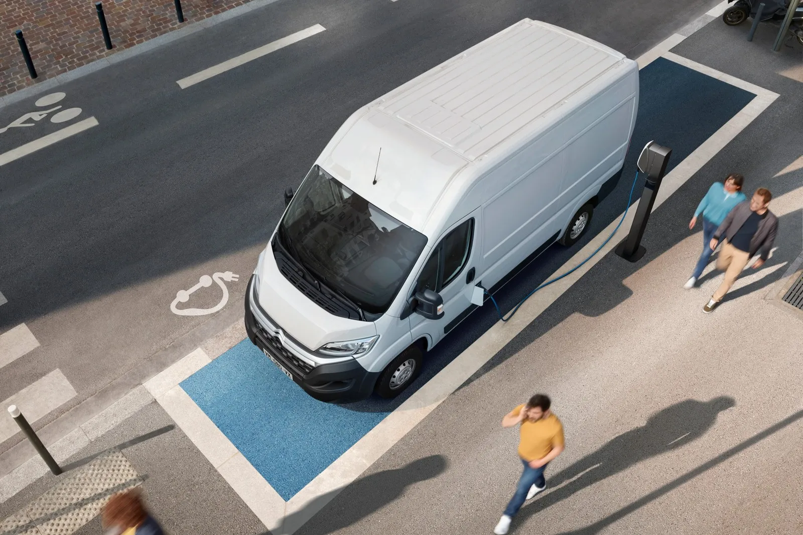 Citroen e-Jumper L2 70 kWh: Ganz dicht hinter dem Kölner Transit rangiert der Citroen e-Jumper mit Gesamtfolgekosten von knapp 1.880 Euro.