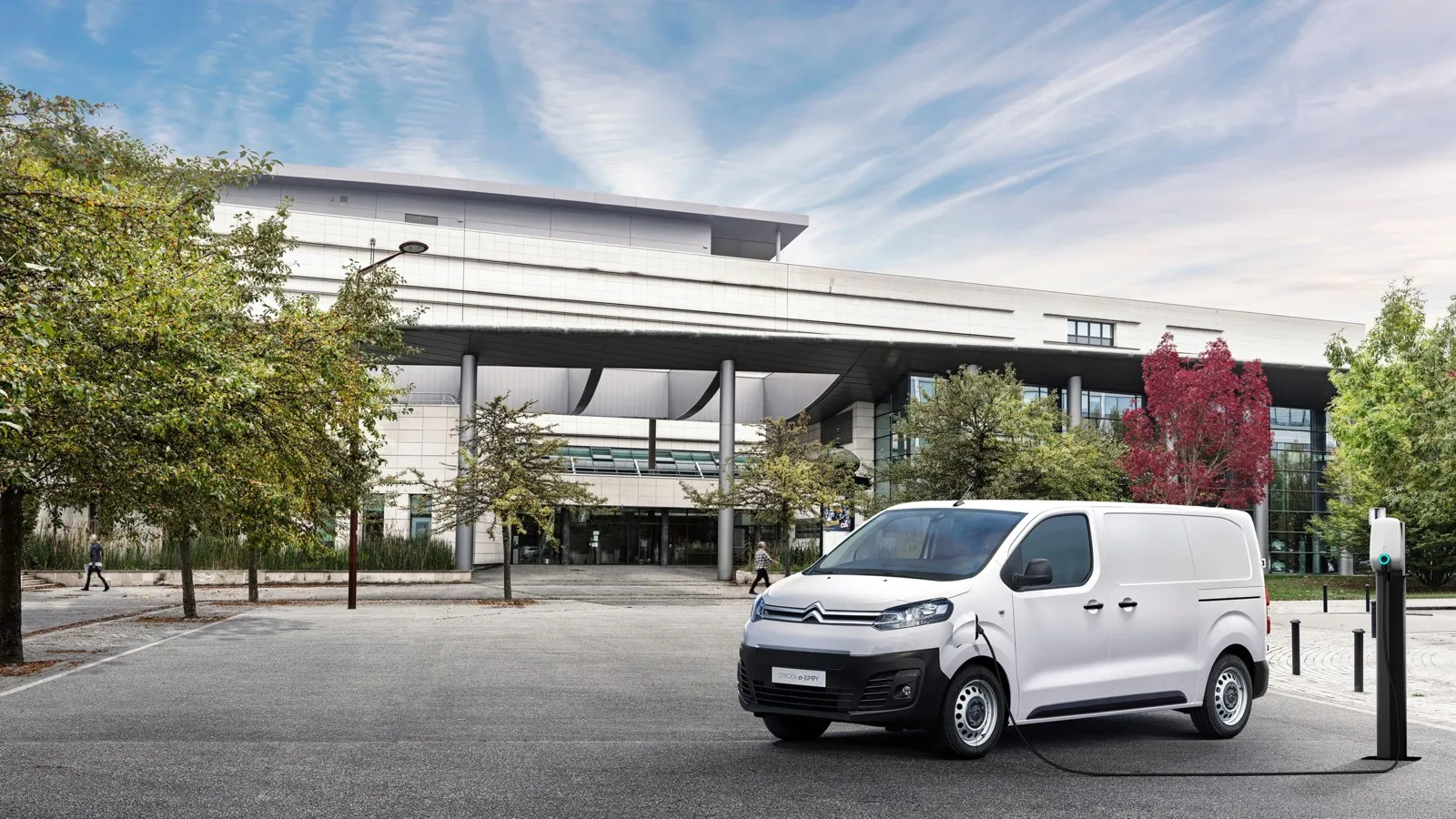 Citroen e-Jumpy M 75 kWh: Der günstige mittelgroße Elektro-Kastenwagen trumpft mit Wartungskosten von nur rund 1.190 Euro auf.