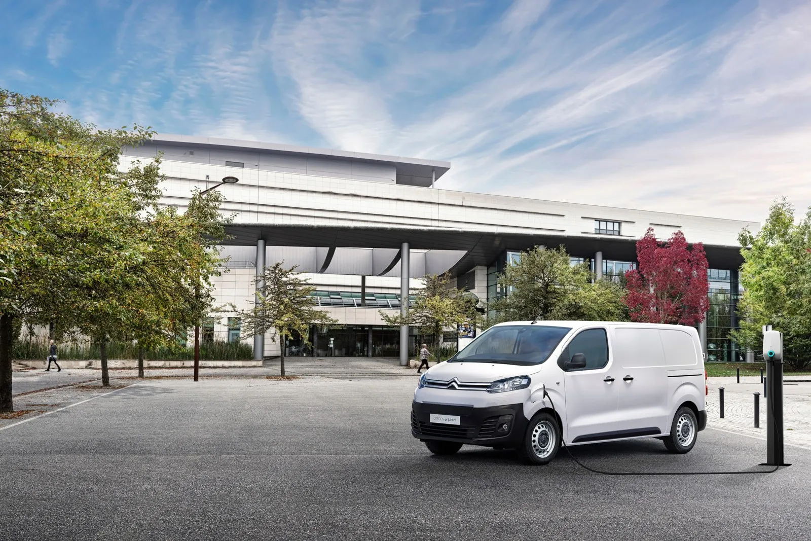 Citroen e-Jumpy M 75 kWh: Der günstige mittelgroße Elektro-Kastenwagen trumpft mit Wartungskosten von nur rund 1.190 Euro auf.