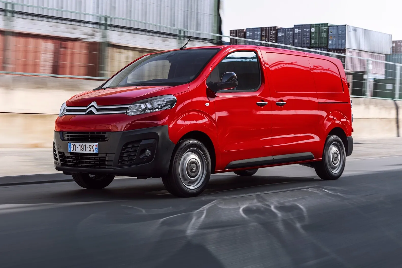 Platz 5: Für den Citroen Jumpy BlueHDI werden Gesamtfolgekosten von knapp 1.030 Euro fällig.