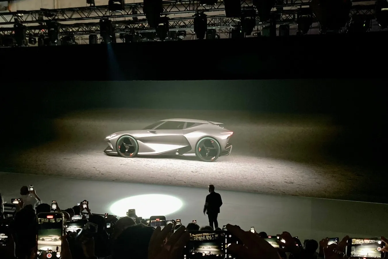 Cupra enthüllte in Berlin auch die virtuelle Sportwagen-Studie Bad Rebel.