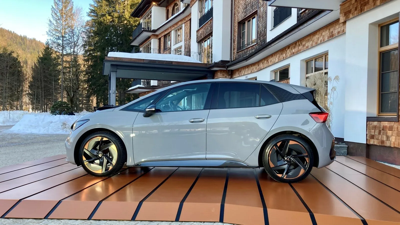 Besonders im Profil ist die Verwandtschaft zum VW ID.3 unverkennbar.