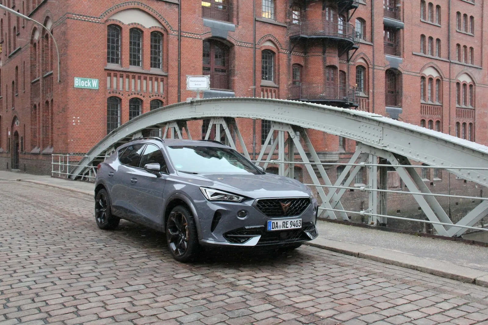 Mit dem Formentor hat Cupra ein dynamisch-kraftvolles Kompakt-SUV auf die Räder gestellt.