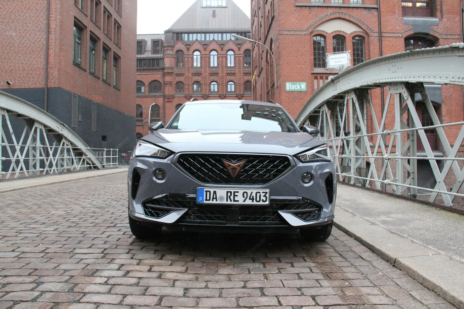 Selbstbewusste Front, aber immer noch viel Ähnlichkeit mit den Seat-Geschwistern.